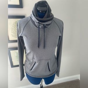 NOBLE OUTFITTERS grey crown neck, thumb holes pullover size M